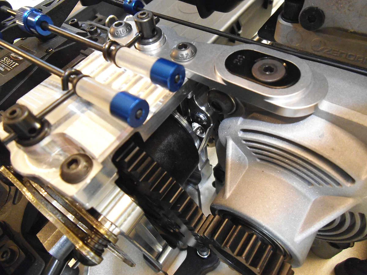 Modified RC Losi 5iveT 2.0  Centre Diff Mount and Brace - Image 5
